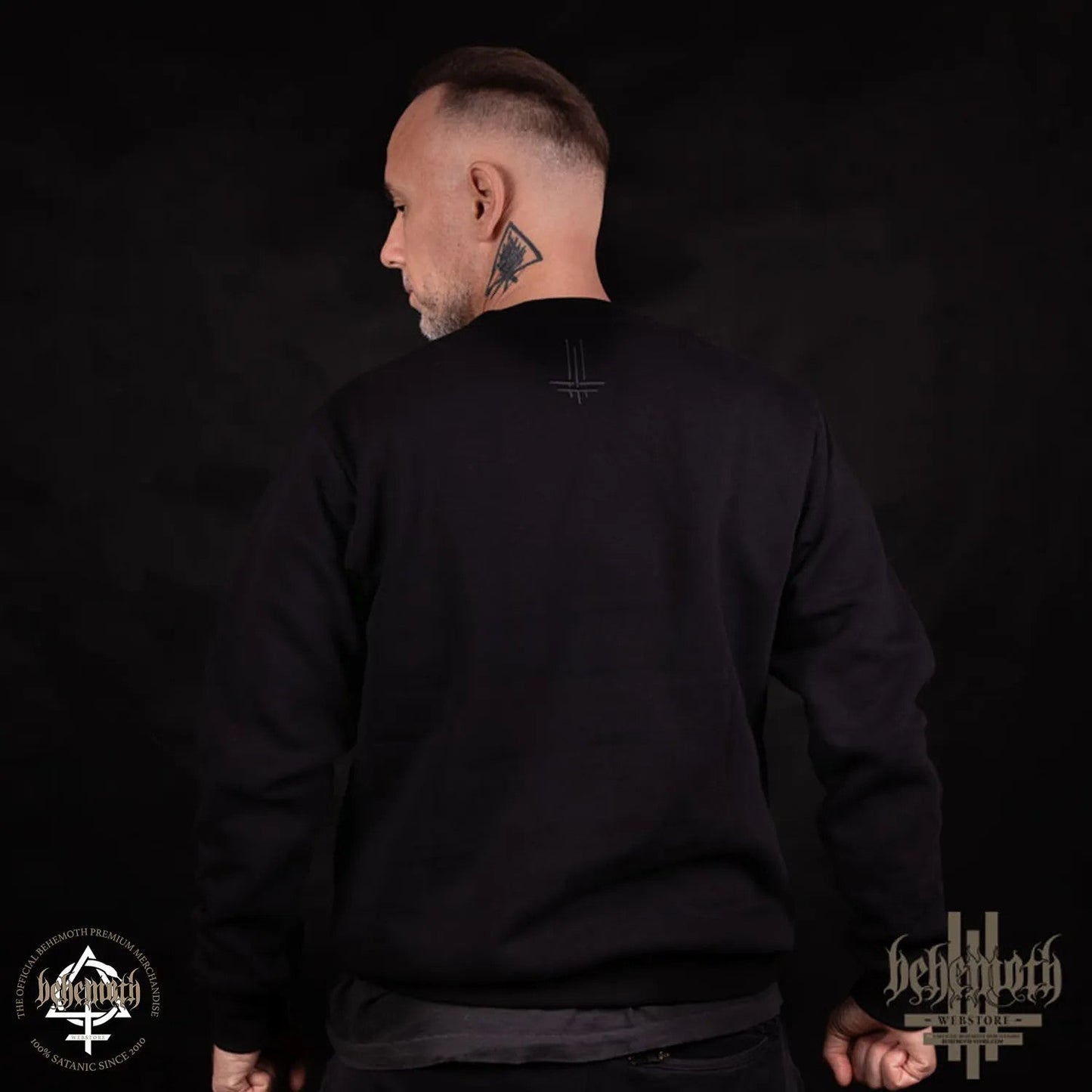 Sweatshirt mit Rundhalsausschnitt und aufgesticktem Behemoth-Logo – alte Größe