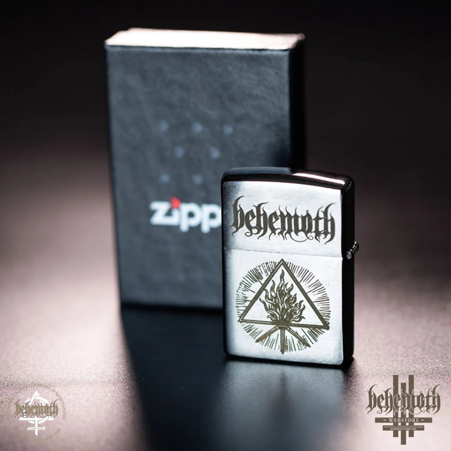 Ein Behemoth ZIPPO Feuerzeug „The Unholy Trinity“