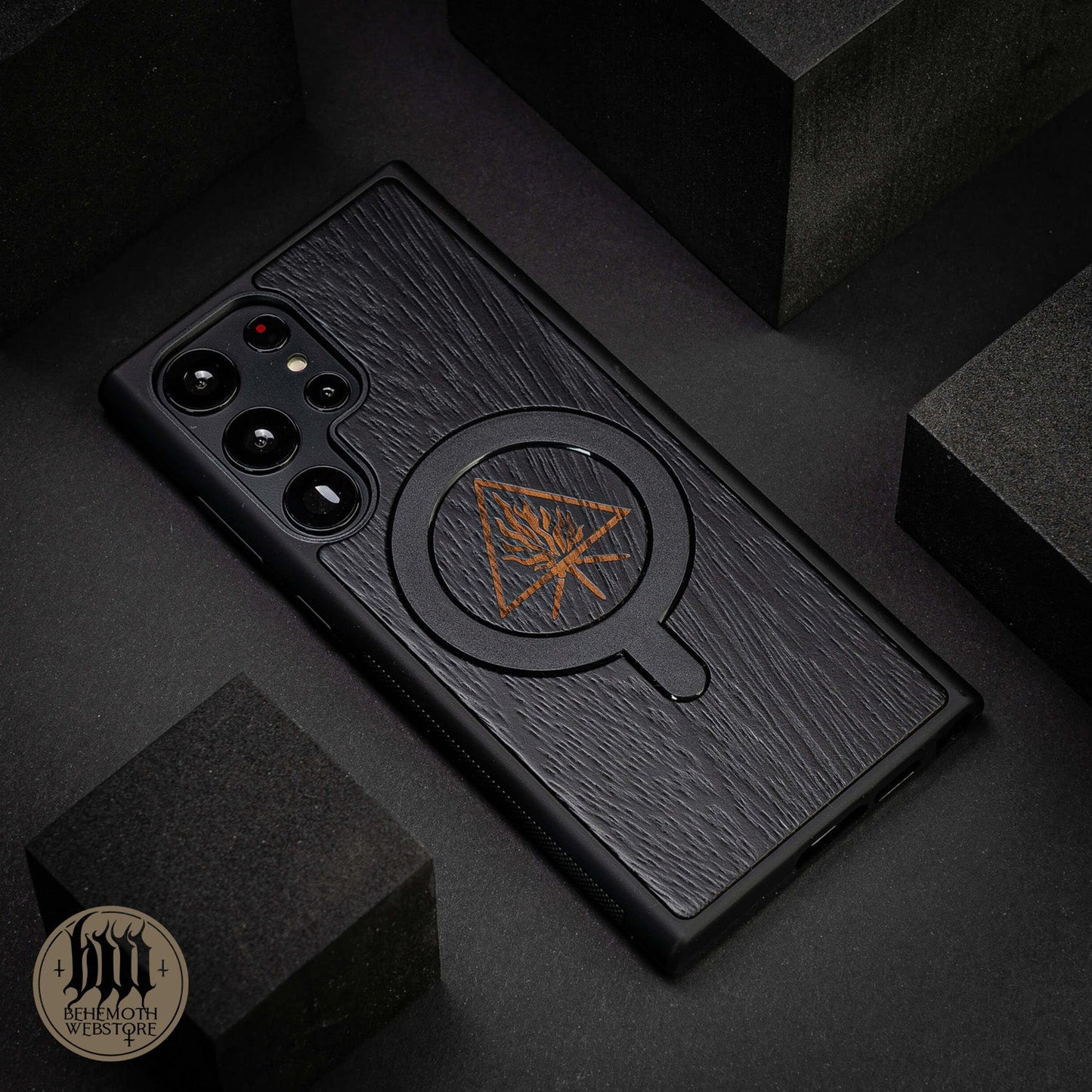 Behemoth „The Unholy Trinity“ Schwarze MagSafe-Telefonhülle aus Holz