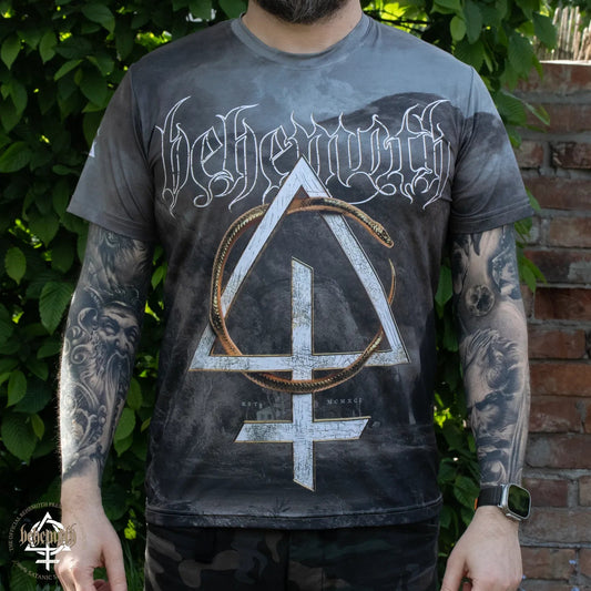 T-Shirt mit „Contra“-Behemoth-Allover-Print