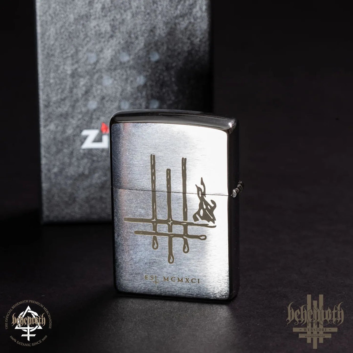 Ein Behemoth ZIPPO „Thru Fire We Walk“-Feuerzeug